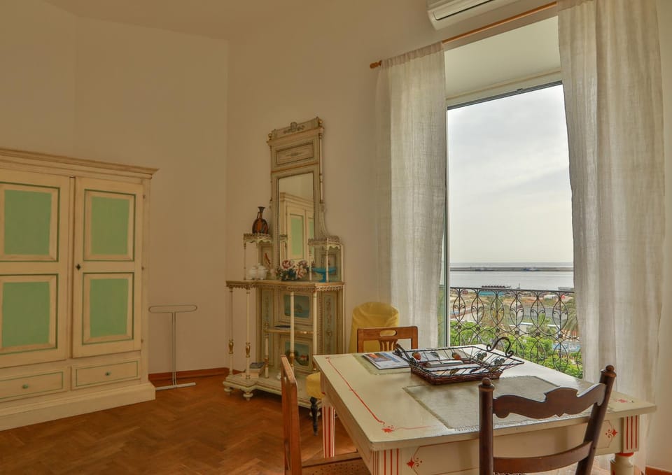 Dining area, Sea view