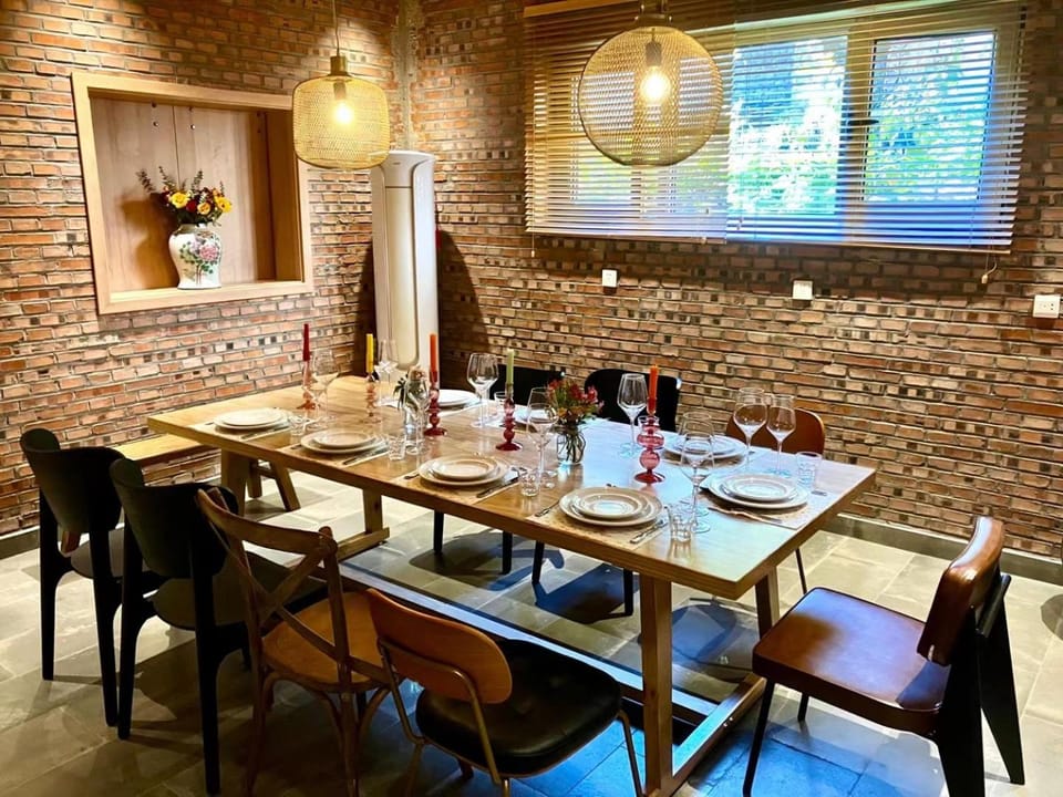 Restaurant/places to eat, Dining area