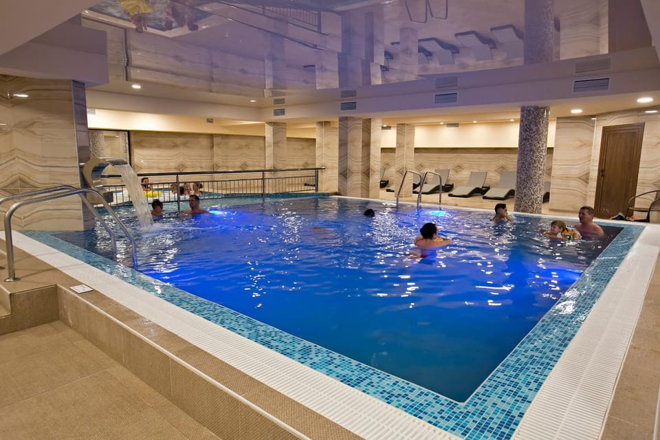 Spa and wellness centre/facilities, Public Bath