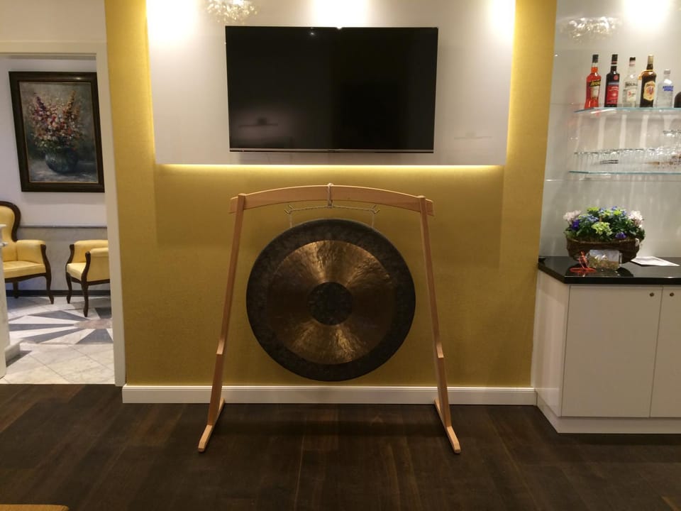 Communal lounge/ TV room