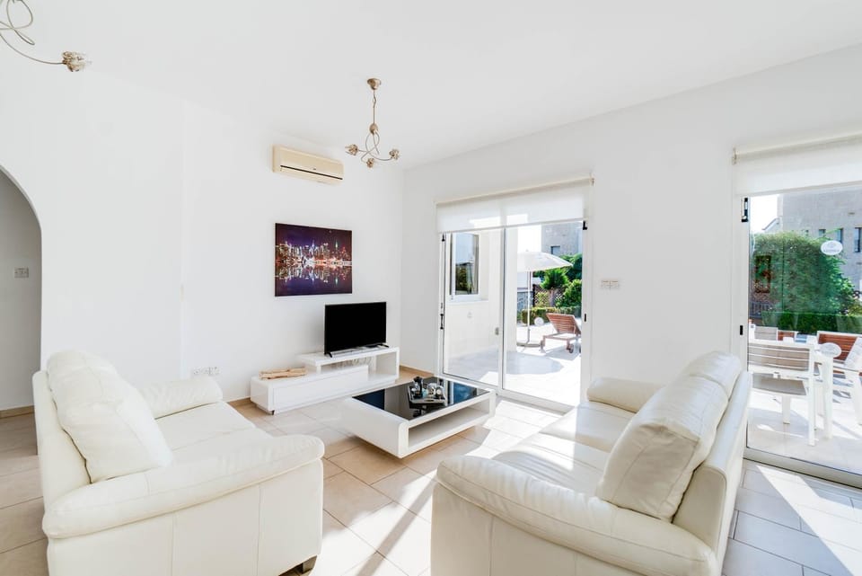 Bungalow Summerside by Ezoria Villas Villa in Peyia