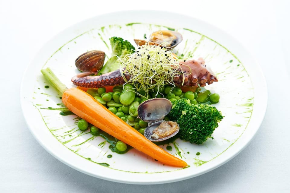 Restaurant/places to eat, Food and drinks, On site, Food, Meals, Lunch, Dinner, Seasons