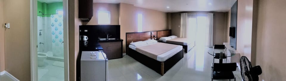 Bed, Kitchen or kitchenette, Photo of the whole room, Bedroom