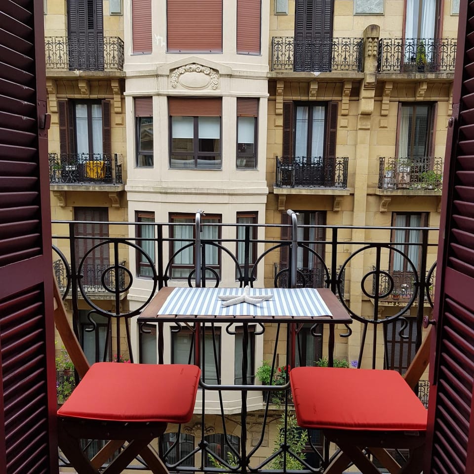 Balcony/Terrace, City view