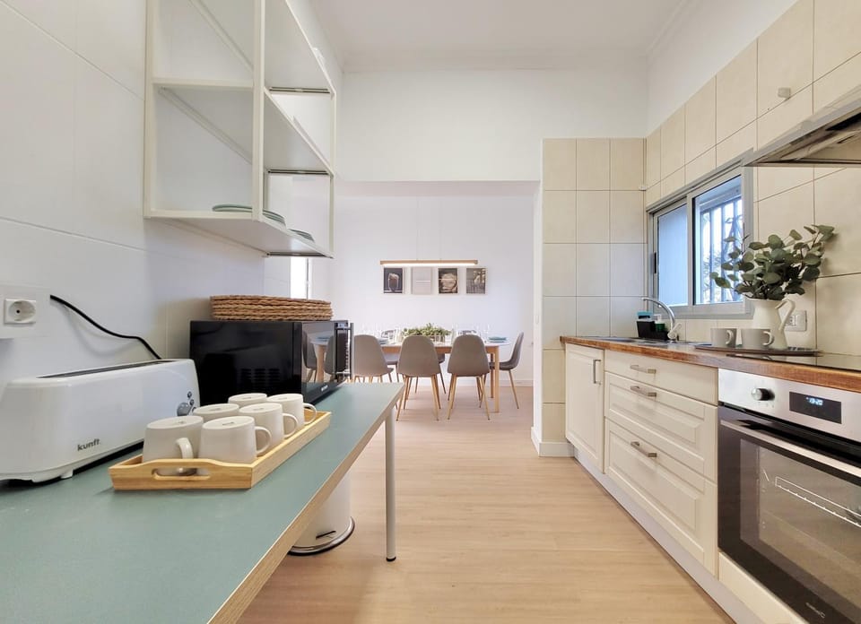 Kitchen or kitchenette, Dining area, minibar, pet friendly, toaster