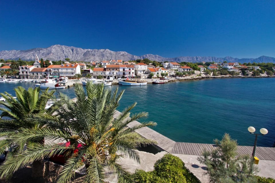 Nearby landmark, Neighbourhood, Beach, Sea view