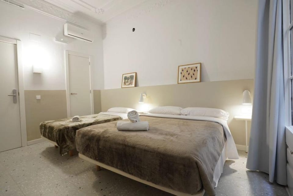 Bed, Photo of the whole room