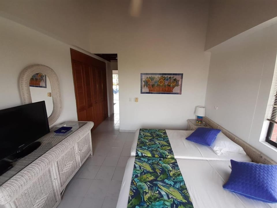 TV and multimedia, Photo of the whole room