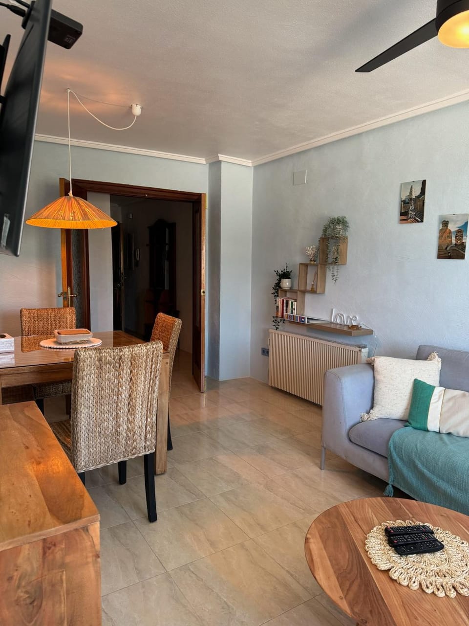 Day, Living room, Photo of the whole room, Seating area, Dining area