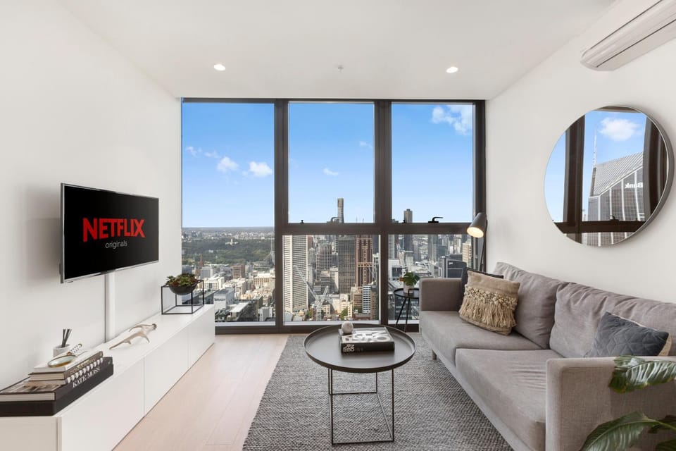 TV and multimedia, Living room, City view