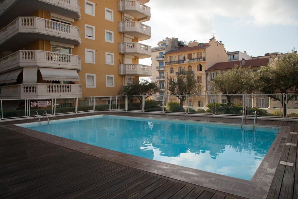Swimming pool, Swimming pool