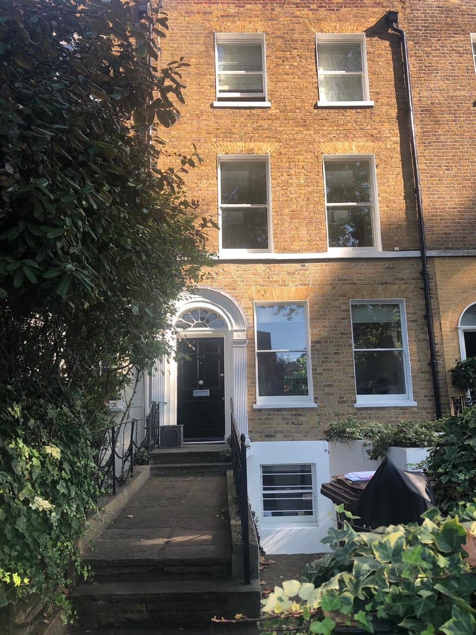 Facade/entrance