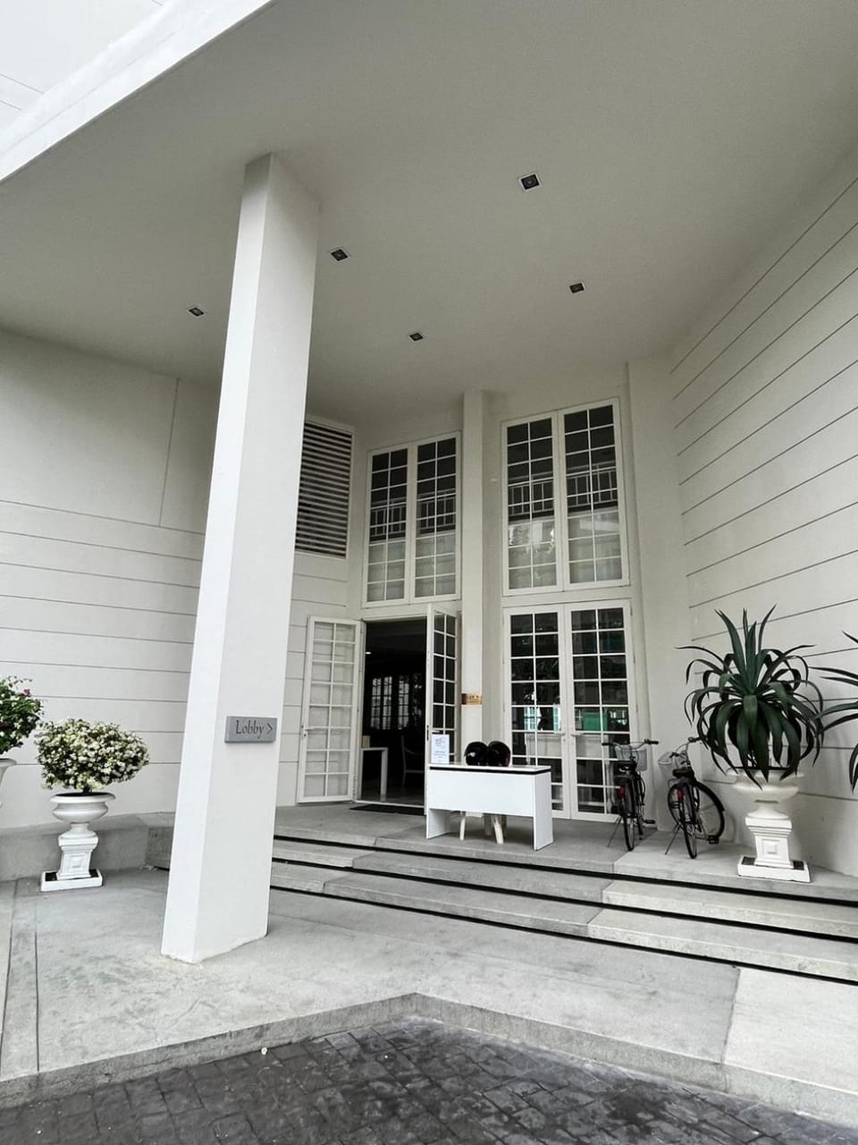 Property building, Facade/entrance