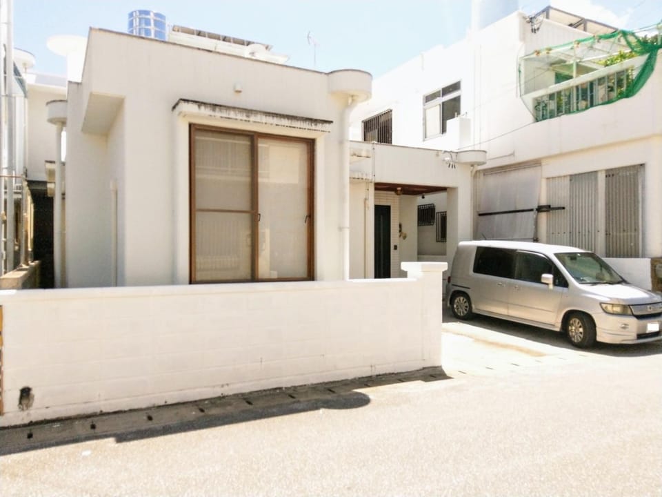 Property building, Parking