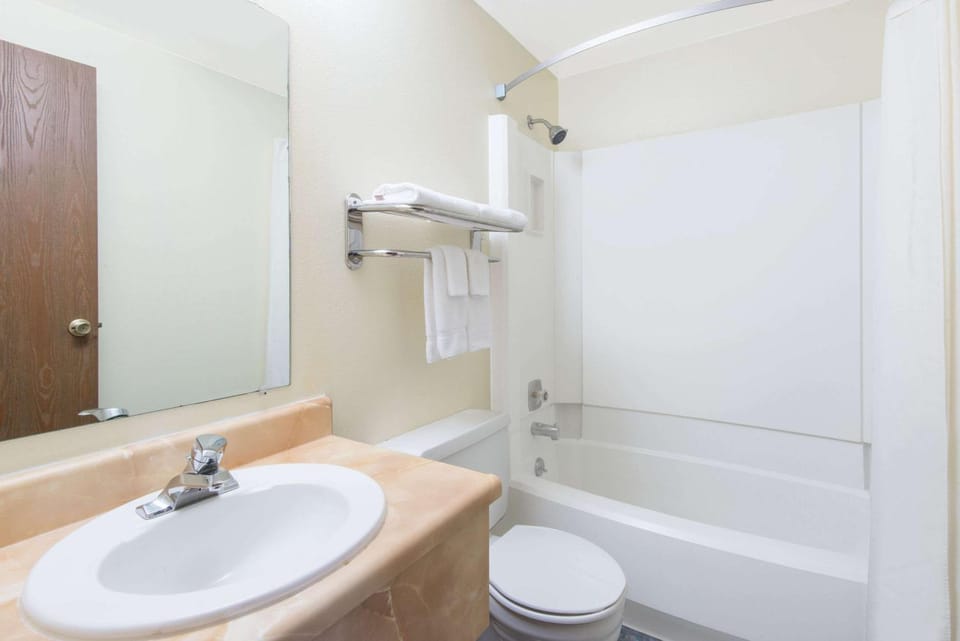 Bathroom, Photo of the whole room, On site