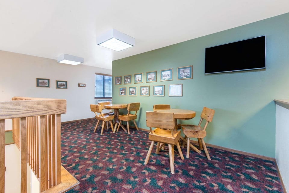 Lobby or reception, On site