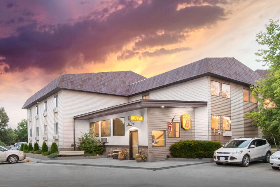 Property building, On site, Time of day, Sunset