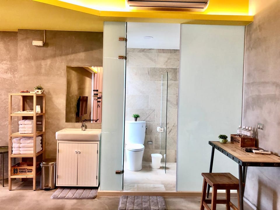 Shower, Toilet, Bathroom