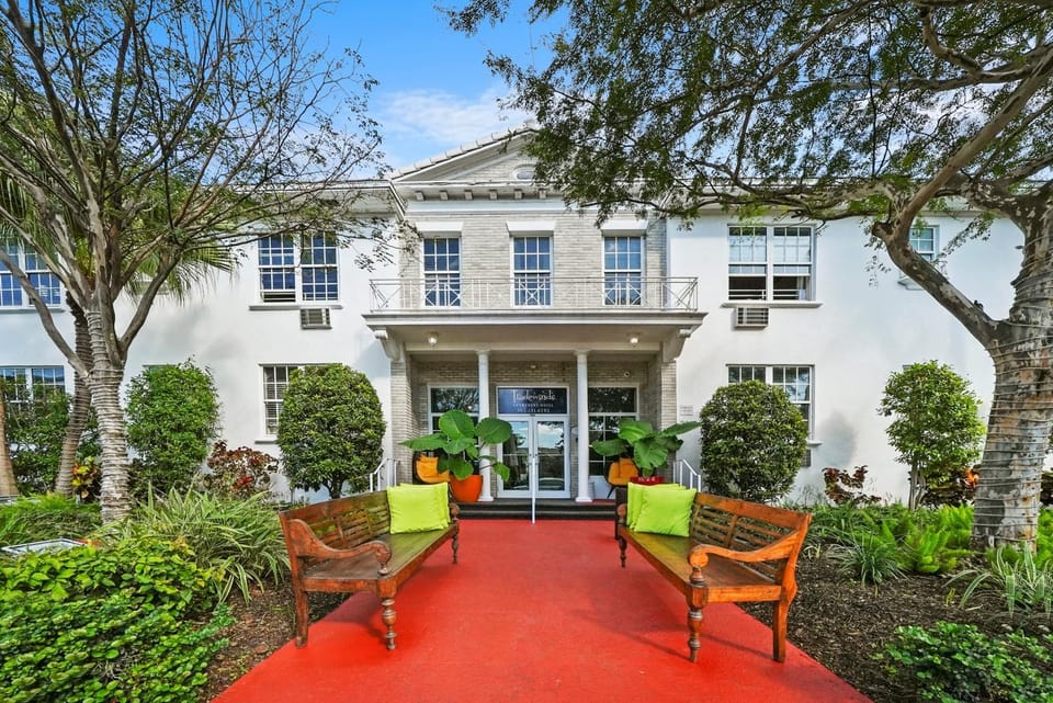 Facade/entrance, Seating area