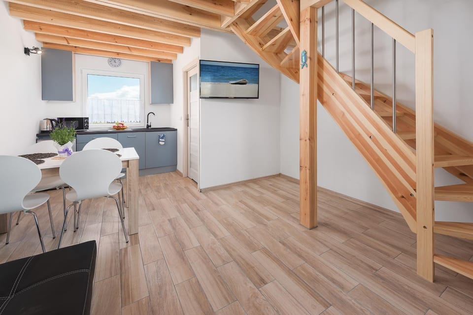 Communal lounge/ TV room, Kitchen or kitchenette, Dining area