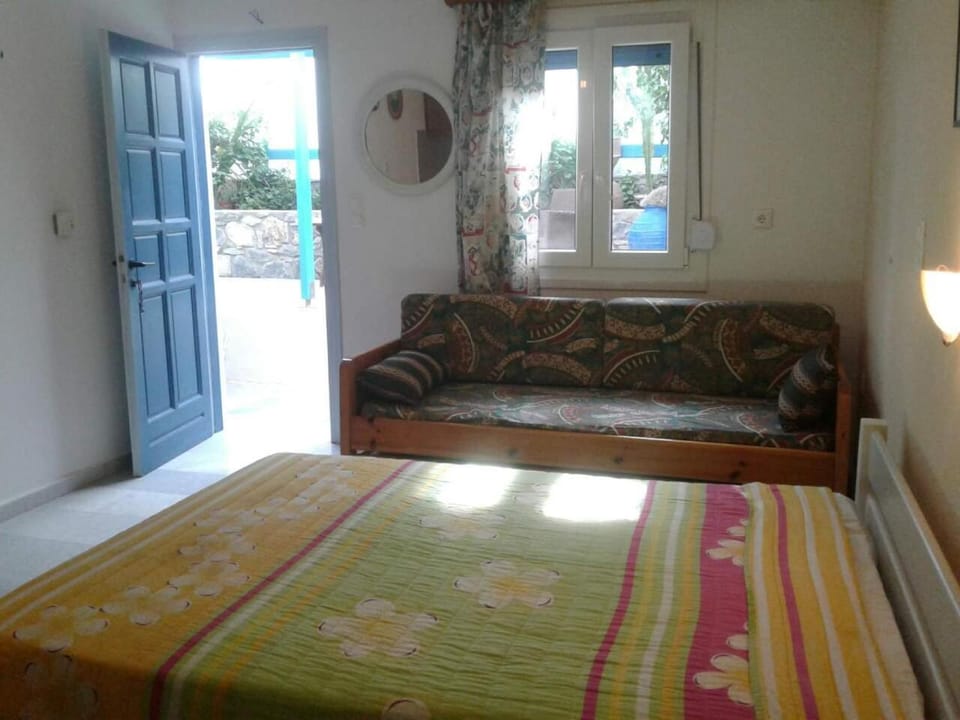 Bed, Balcony/Terrace, Seating area, Bedroom