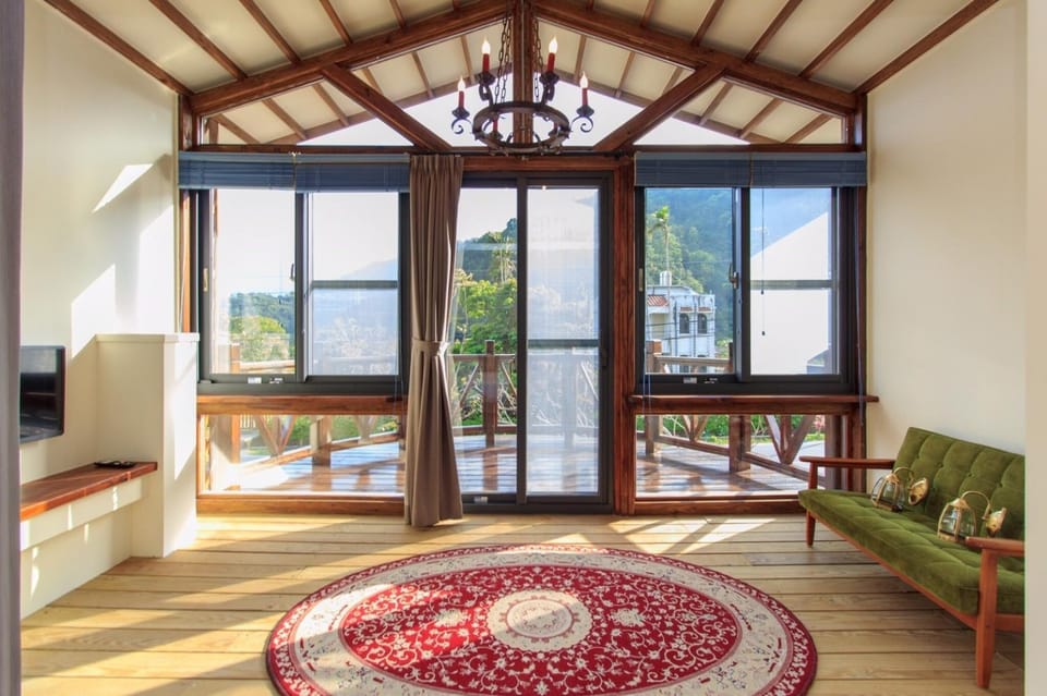 Living room, Decorative detail