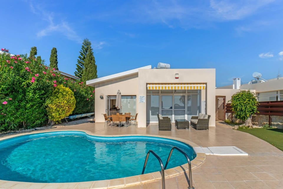 Villa Savoya Sunrise by Ezoria Villas Villa in Peyia