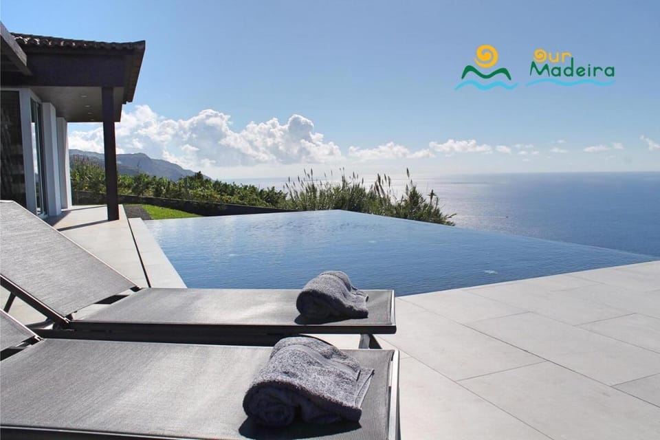 OurMadeira - Cliffscape Villa in Madeira District