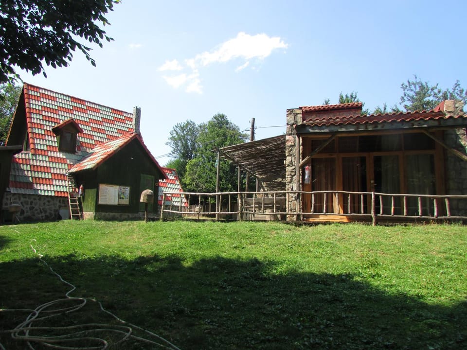 Property building, Day, Garden