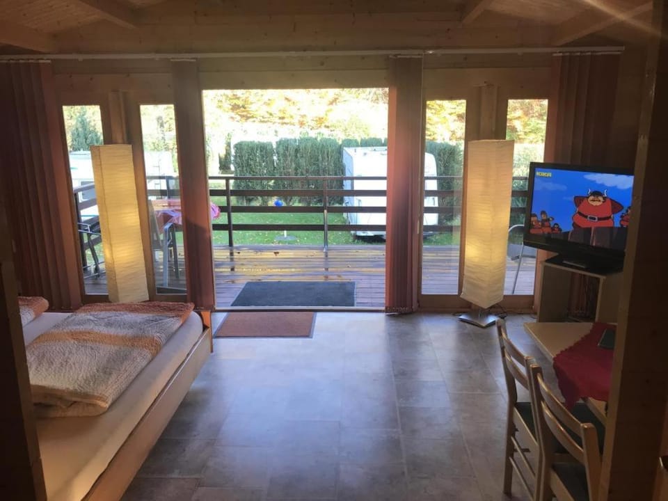 Bed, TV and multimedia, Balcony/Terrace, Bedroom