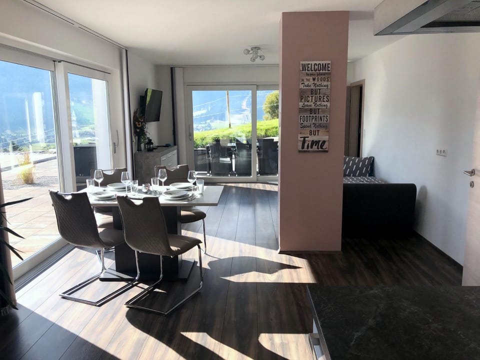 Seating area, Food, Garden view