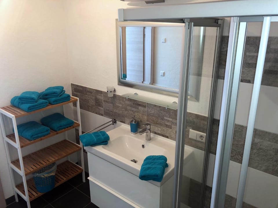 Shower, Bathroom
