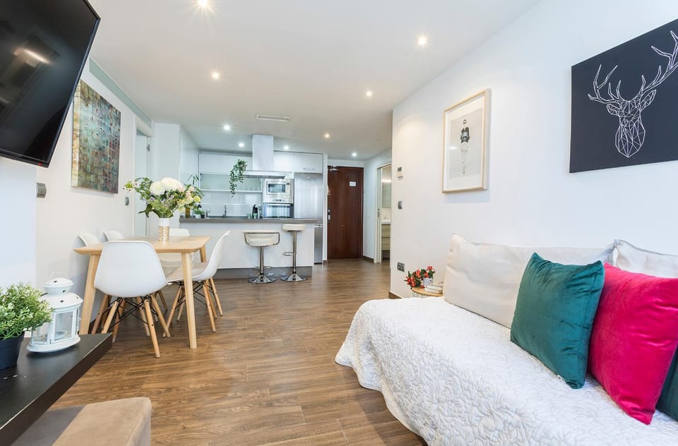 Living room, Seating area, Dining area