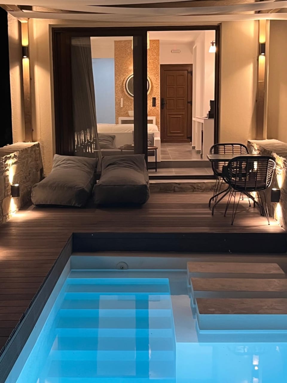 Swimming pool