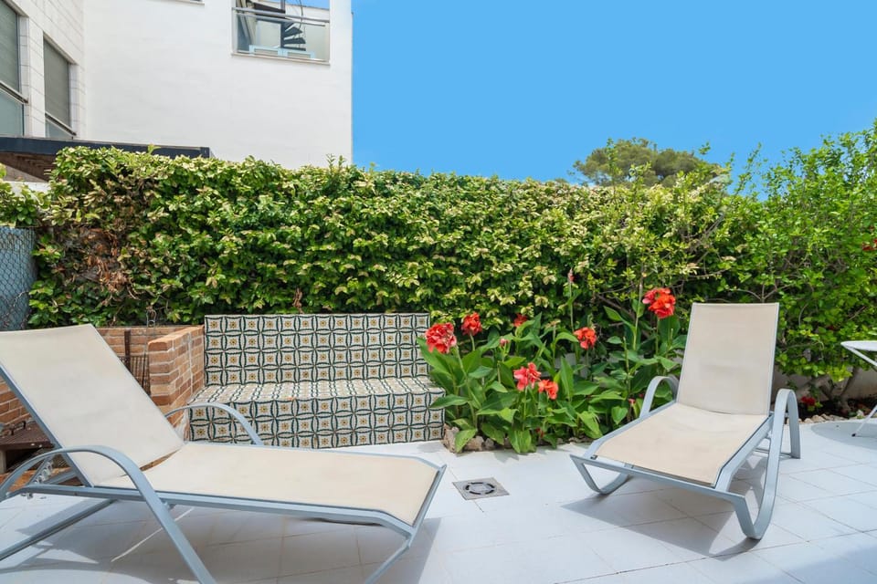 Patio, Garden, sunbed