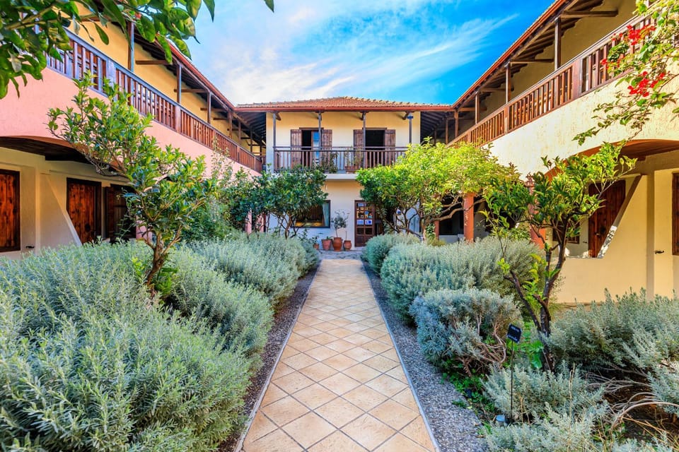 Property building, Day, Garden, Garden view