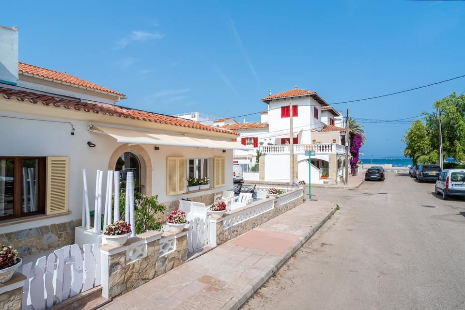 Neighbourhood, Street view