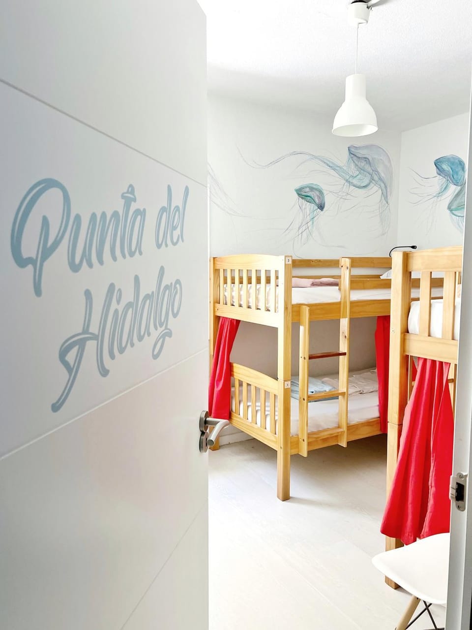 Bedroom, bunk bed