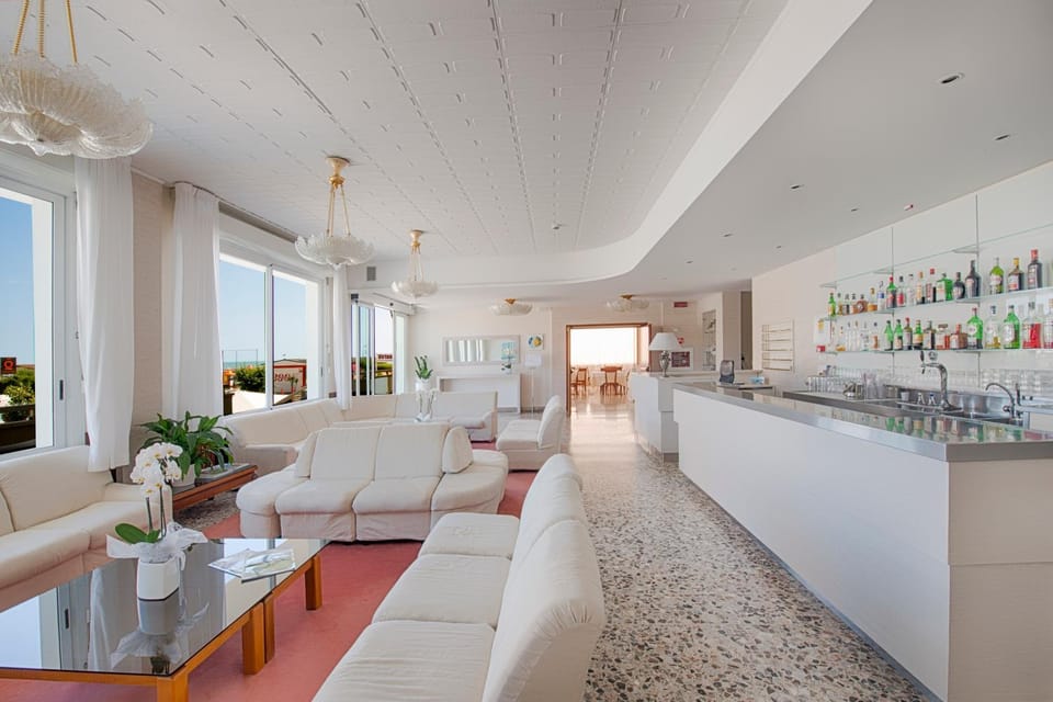 Lobby or reception, Lounge or bar