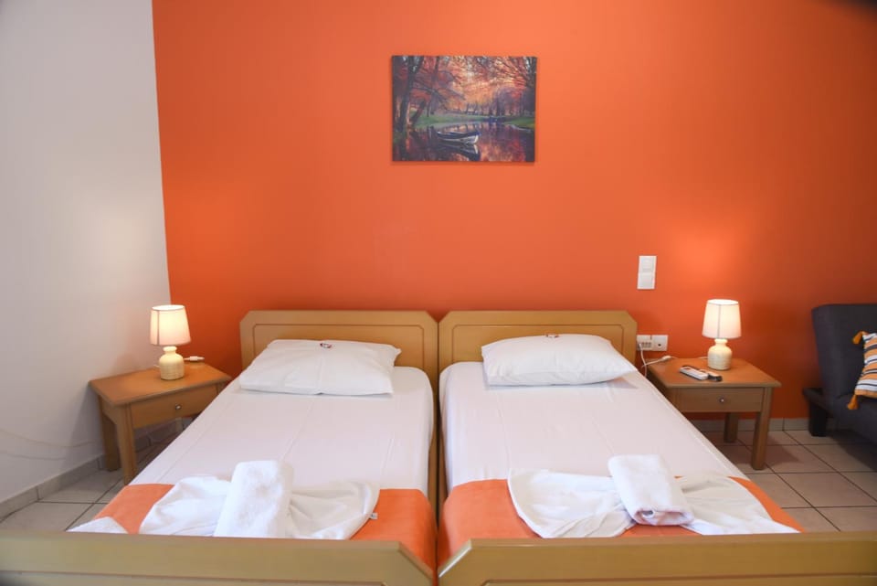 Bed, towels