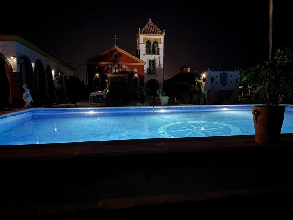 Casa de Campo con Piscina en Sevilla en los Palacios y Villafranca House in Costa de la Luz
