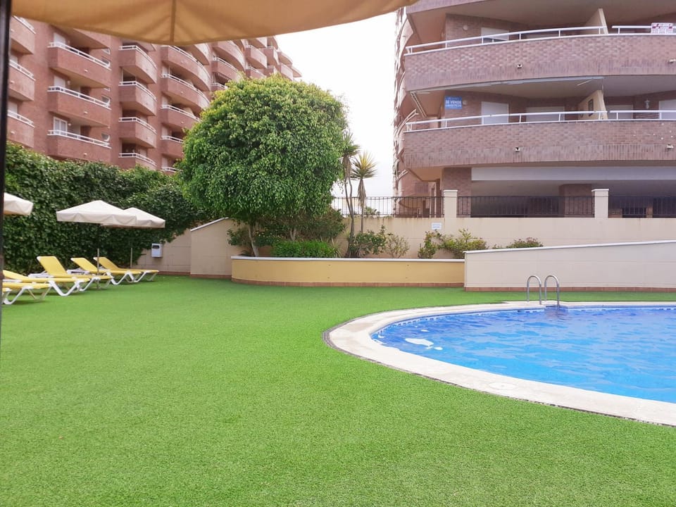 Acapulco II, 1a LINEA, Playa Amplaries Apartment in Valencian Community