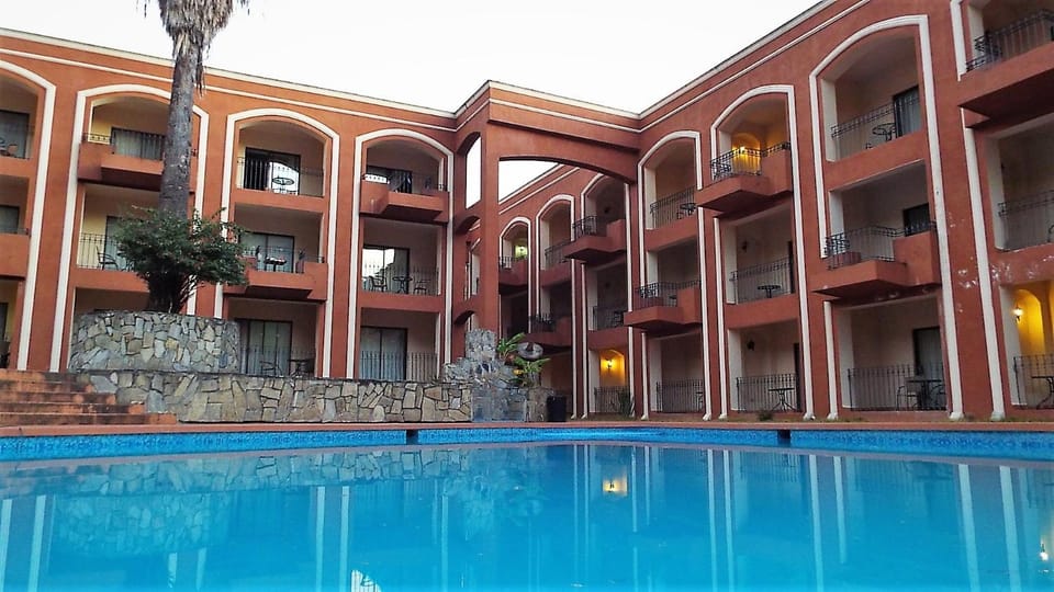 Property building, Swimming pool, Swimming pool