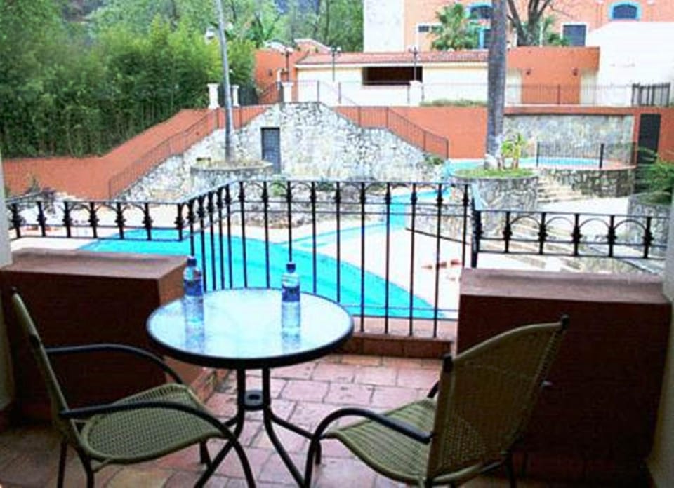 Balcony/Terrace, Pool view