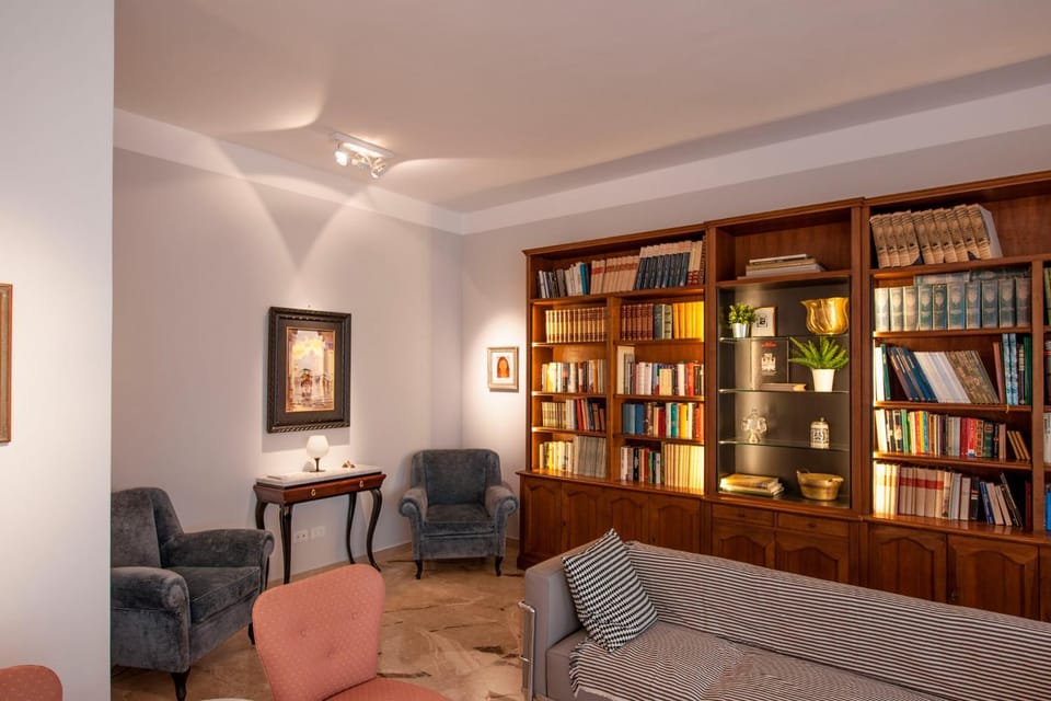 Library, TV and multimedia, Living room, Seating area