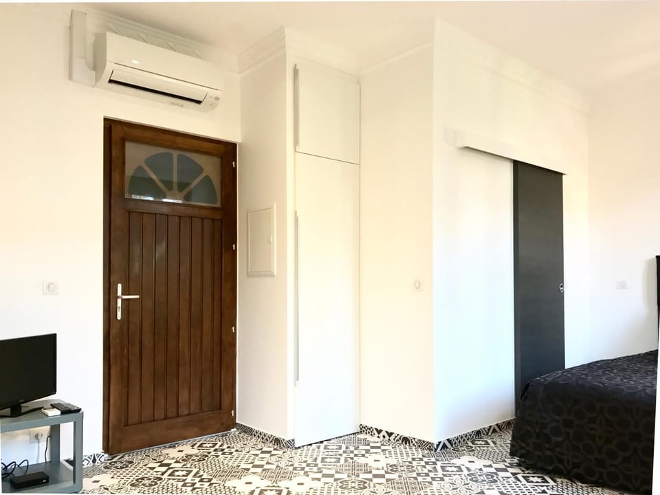 TV and multimedia, Living room, Photo of the whole room, Decorative detail