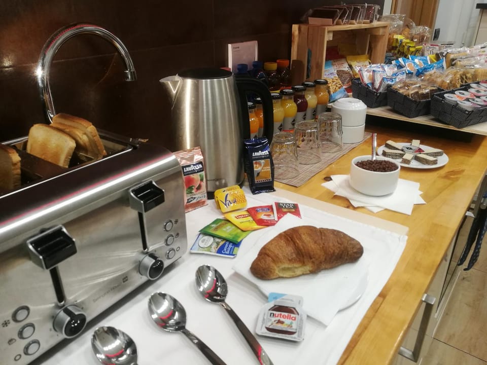 Breakfast, Buffet breakfast, Italian breakfast