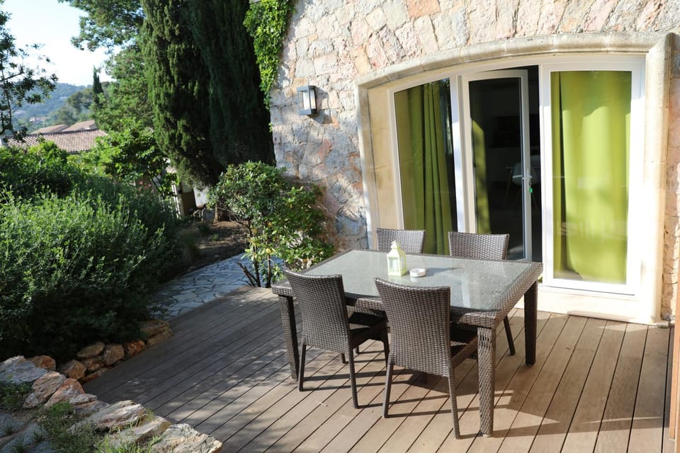 Le Nautile House in Hyères