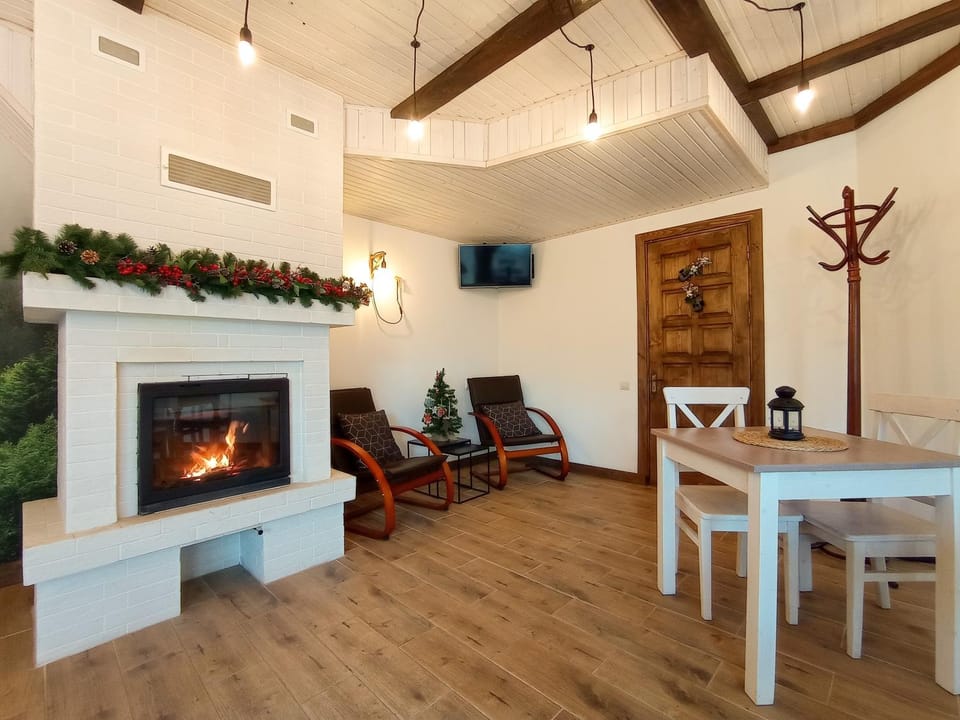 Communal lounge/ TV room, Living room, Seating area, Dining area, flat iron