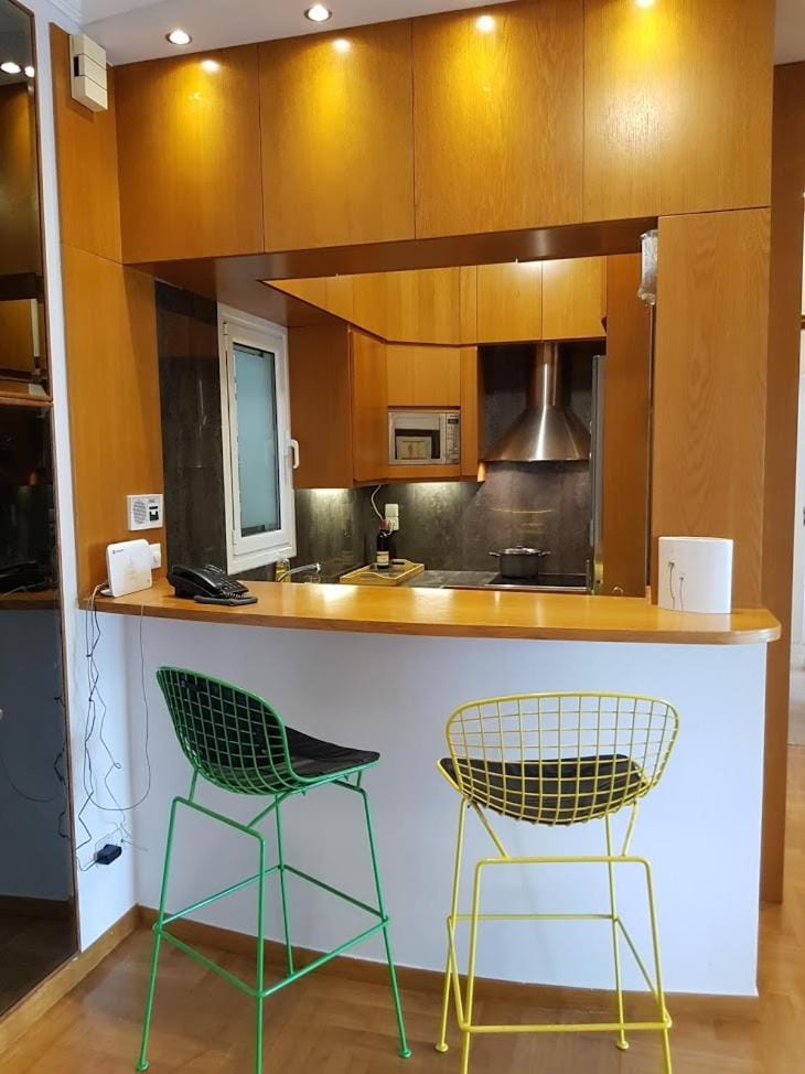 Kitchen or kitchenette, oven